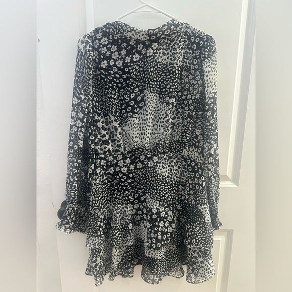 Steve Madden BB Dakota Black & White Animal Print V-Neck Dress Size Large NWT - Picture 5 of 6